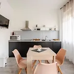 Casa Di Vincenzo דירה *