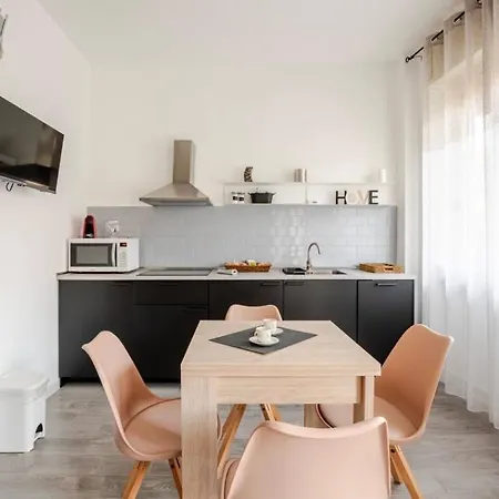 Casa Di Vincenzo Apartment *